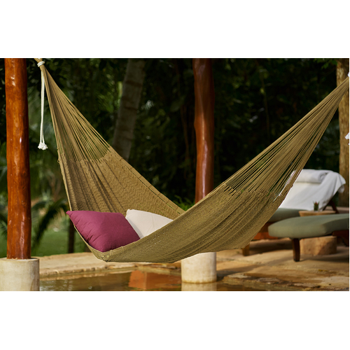 Outdoor undercover cotton Mayan Legacy hammock King size Cedar